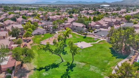 View/Area - 138 W El Freda Rd, Tempe, AZ 85284 photo 4 of 5