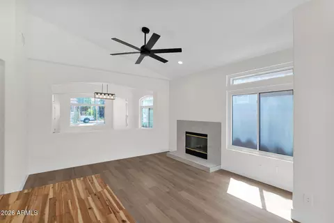 Living - 138 W El Freda Rd, Tempe, AZ 85284 photo 5 of 6