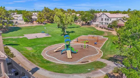 View/Area - 138 W El Freda Rd, Tempe, AZ 85284 photo 1 of 5