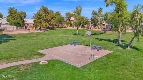 View/Area - 138 W El Freda Rd, Tempe, AZ 85284 photo 2 of 5