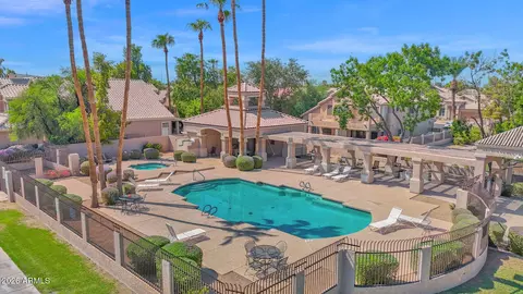 Exterior - 138 W El Freda Rd, Tempe, AZ 85284 photo 2 of 10