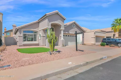 Exterior - 138 W El Freda Rd, Tempe, AZ 85284 photo 5 of 10