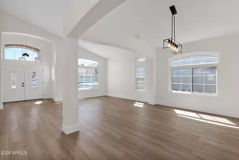Living - 138 W El Freda Rd, Tempe, AZ 85284 photo 1 of 6