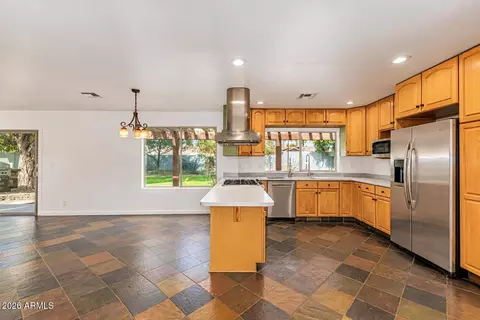 Kitchen - 142 E Voltaire Ave, Phoenix, AZ 85022 photo 2 of 4