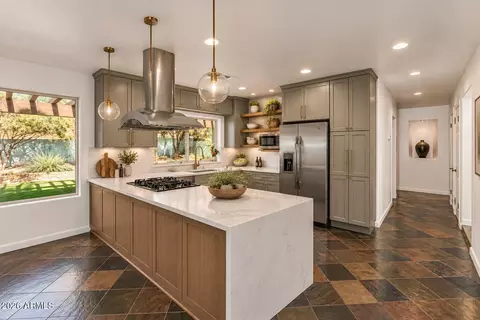 Kitchen - 142 E Voltaire Ave, Phoenix, AZ 85022 photo 3 of 4