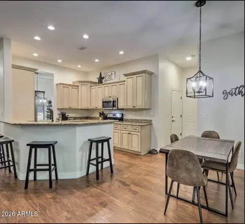 Kitchen - 4390 E Burning Tree Loop, Flagstaff, AZ 86004 photo 1 of 2