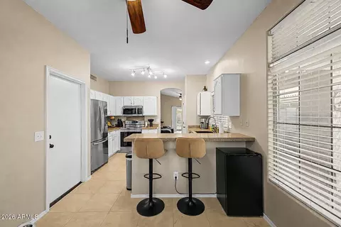 Kitchen - 1044 W Heather Ave, Gilbert, AZ 85233 photo 2 of 4