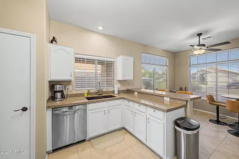 Kitchen - 1044 W Heather Ave, Gilbert, AZ 85233 photo 3 of 4