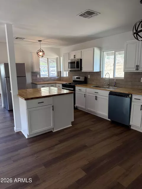Kitchen - 642 W Eagles Blf, Globe, AZ 85501 photo 2 of 3
