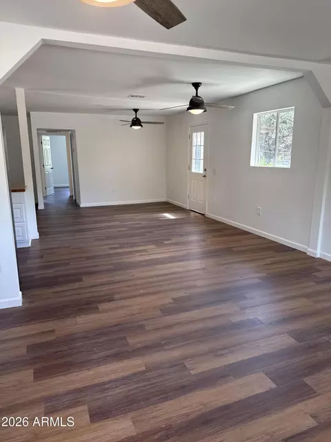 Living - 642 W Eagles Blf, Globe, AZ 85501 photo 1 of 3