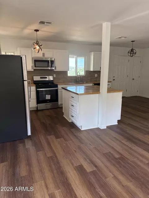 Kitchen - 642 W Eagles Blf, Globe, AZ 85501 photo 3 of 3