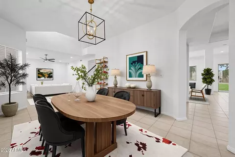 Dining - 4331 E Prickly Pear Trl, Phoenix, AZ 85050 photo 1 of 2