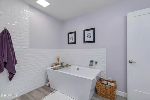 Bath - 4214 E Palm Ln, Phoenix, AZ 85008 photo 2 of 2