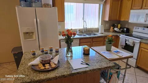 Kitchen - 5227 S 10th Ave, Phoenix, AZ 85041 photo 2 of 2