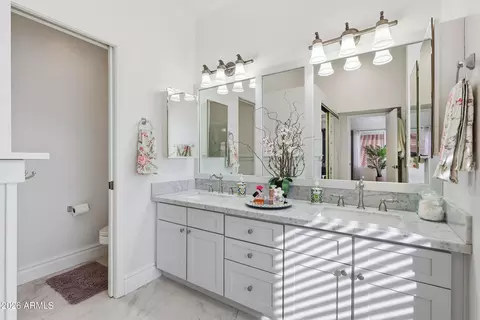 Bath - 4553 E Carolina Dr, Phoenix, AZ 85032 photo 4 of 6