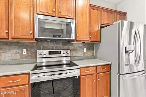 Kitchen - 1795 S Cole Dr, Gilbert, AZ 85295 photo 6 of 6