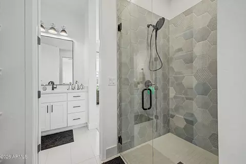 Bath - 39012 N 6th Dr, Phoenix, AZ 85086 photo 7 of 8