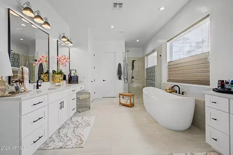 Bath - 39012 N 6th Dr, Phoenix, AZ 85086 photo 2 of 8