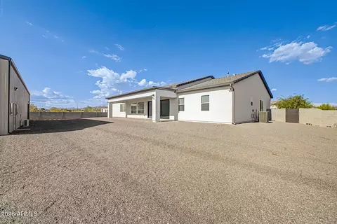 Exterior - 39012 N 6th Dr, Phoenix, AZ 85086 photo 6 of 9