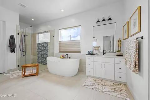 Bath - 39012 N 6th Dr, Phoenix, AZ 85086 photo 3 of 8