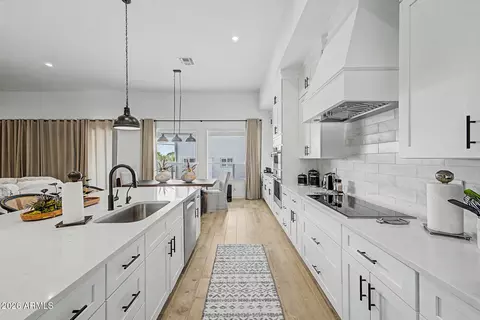 Kitchen - 39012 N 6th Dr, Phoenix, AZ 85086 photo 4 of 5