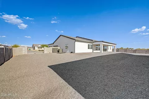 Exterior - 39012 N 6th Dr, Phoenix, AZ 85086 photo 7 of 9