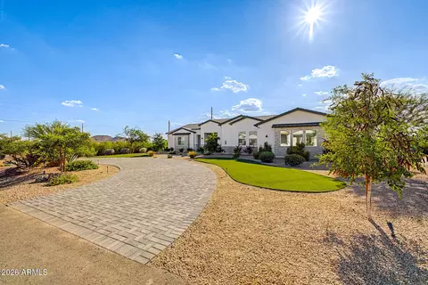 Exterior - 39012 N 6th Dr, Phoenix, AZ 85086 photo 4 of 9