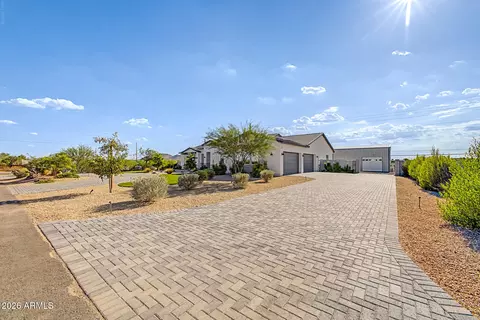 Exterior - 39012 N 6th Dr, Phoenix, AZ 85086 photo 3 of 9
