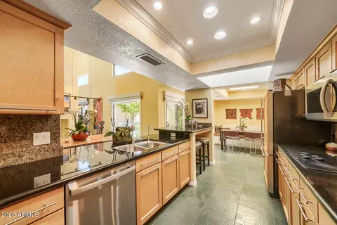 Kitchen - 3047 E Stella Ln, Phoenix, AZ 85016 photo 3 of 3