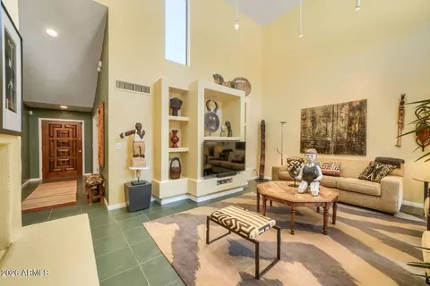 Living - 3047 E Stella Ln, Phoenix, AZ 85016 photo 2 of 6