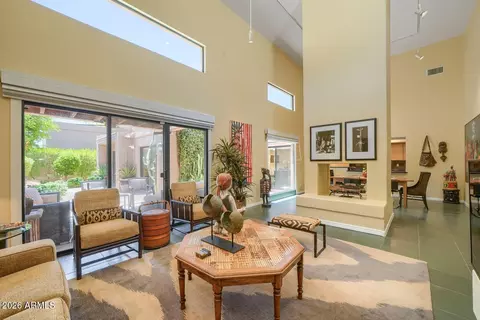 Living - 3047 E Stella Ln, Phoenix, AZ 85016 photo 3 of 6
