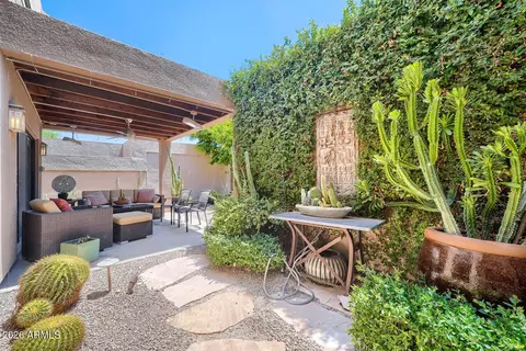 Exterior - 3047 E Stella Ln, Phoenix, AZ 85016 photo 4 of 7