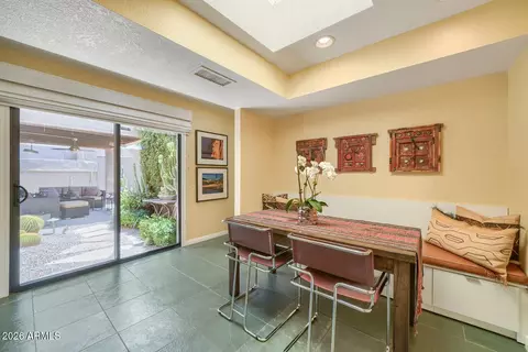 Dining - 3047 E Stella Ln, Phoenix, AZ 85016 photo 3 of 3