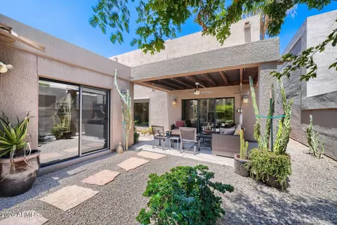 Exterior - 3047 E Stella Ln, Phoenix, AZ 85016 photo 5 of 7