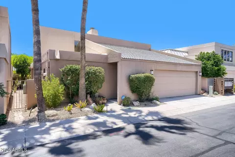 Exterior - 3047 E Stella Ln, Phoenix, AZ 85016 photo 2 of 7