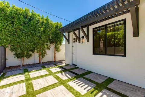Exterior - 3802 E Highland Ave, Phoenix, AZ 85018 photo 4 of 7