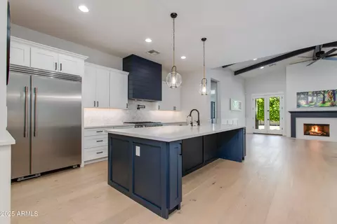 Kitchen - 3802 E Highland Ave, Phoenix, AZ 85018 photo 1 of 2