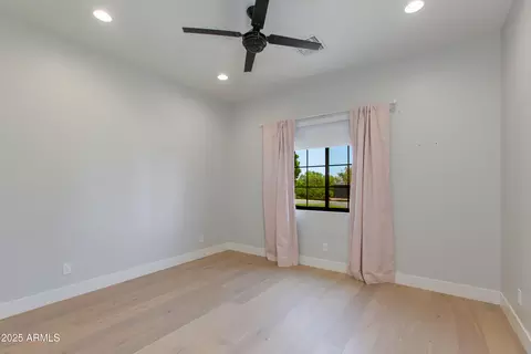 Bedroom - 3802 E Highland Ave, Phoenix, AZ 85018 photo 3 of 5