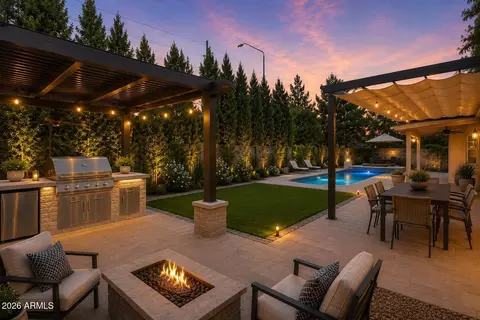 Exterior - 810 N Pine Ct, Gilbert, AZ 85233 photo 7 of 7