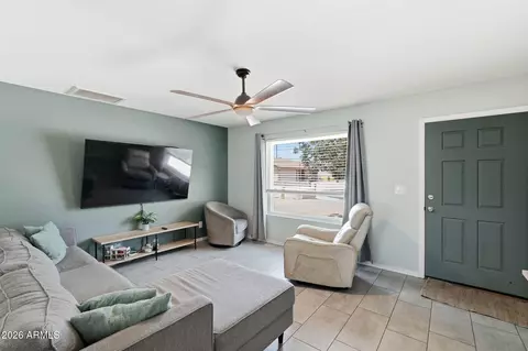 Living - 810 N Pine Ct, Gilbert, AZ 85233 photo 1 of 2