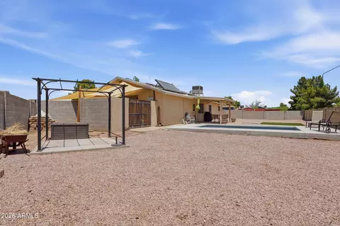 Exterior - 810 N Pine Ct, Gilbert, AZ 85233 photo 5 of 7