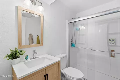 Bath - 810 N Pine Ct, Gilbert, AZ 85233 photo 1 of 2