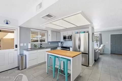 Kitchen - 810 N Pine Ct, Gilbert, AZ 85233 photo 2 of 3