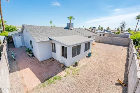 Exterior - 4031 E Nancy Ln, Phoenix, AZ 85042 photo 5 of 9
