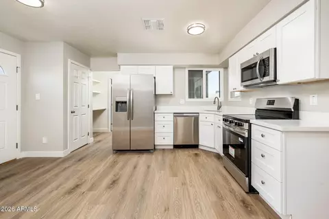 Kitchen - 4031 E Nancy Ln, Phoenix, AZ 85042 photo 2 of 2