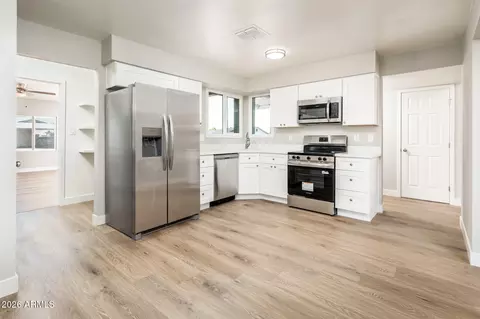 Kitchen - 4031 E Nancy Ln, Phoenix, AZ 85042 photo 1 of 2