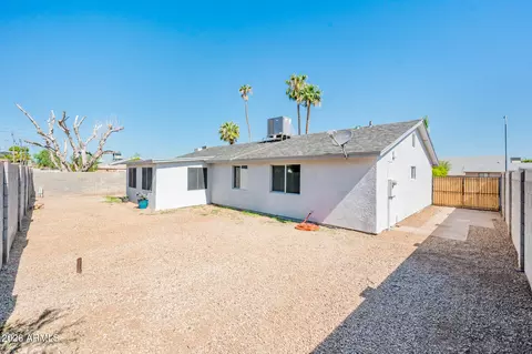 Exterior - 4031 E Nancy Ln, Phoenix, AZ 85042 photo 7 of 9