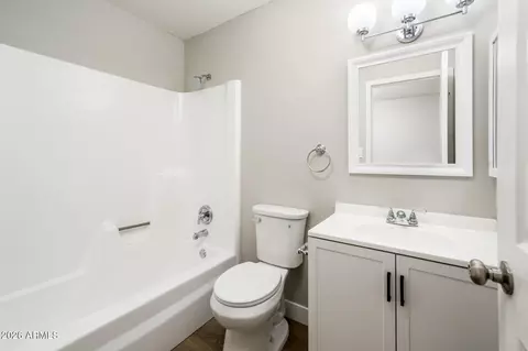 Bath - 4031 E Nancy Ln, Phoenix, AZ 85042 photo 2 of 2