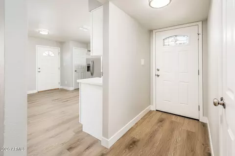 Entry Way - 4031 E Nancy Ln, Phoenix, AZ 85042 photo 1 of 4