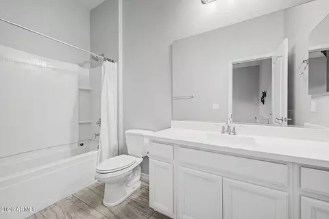 Bath - 3161 E Bloomfield Pkwy, Gilbert, AZ 85296 photo 2 of 2